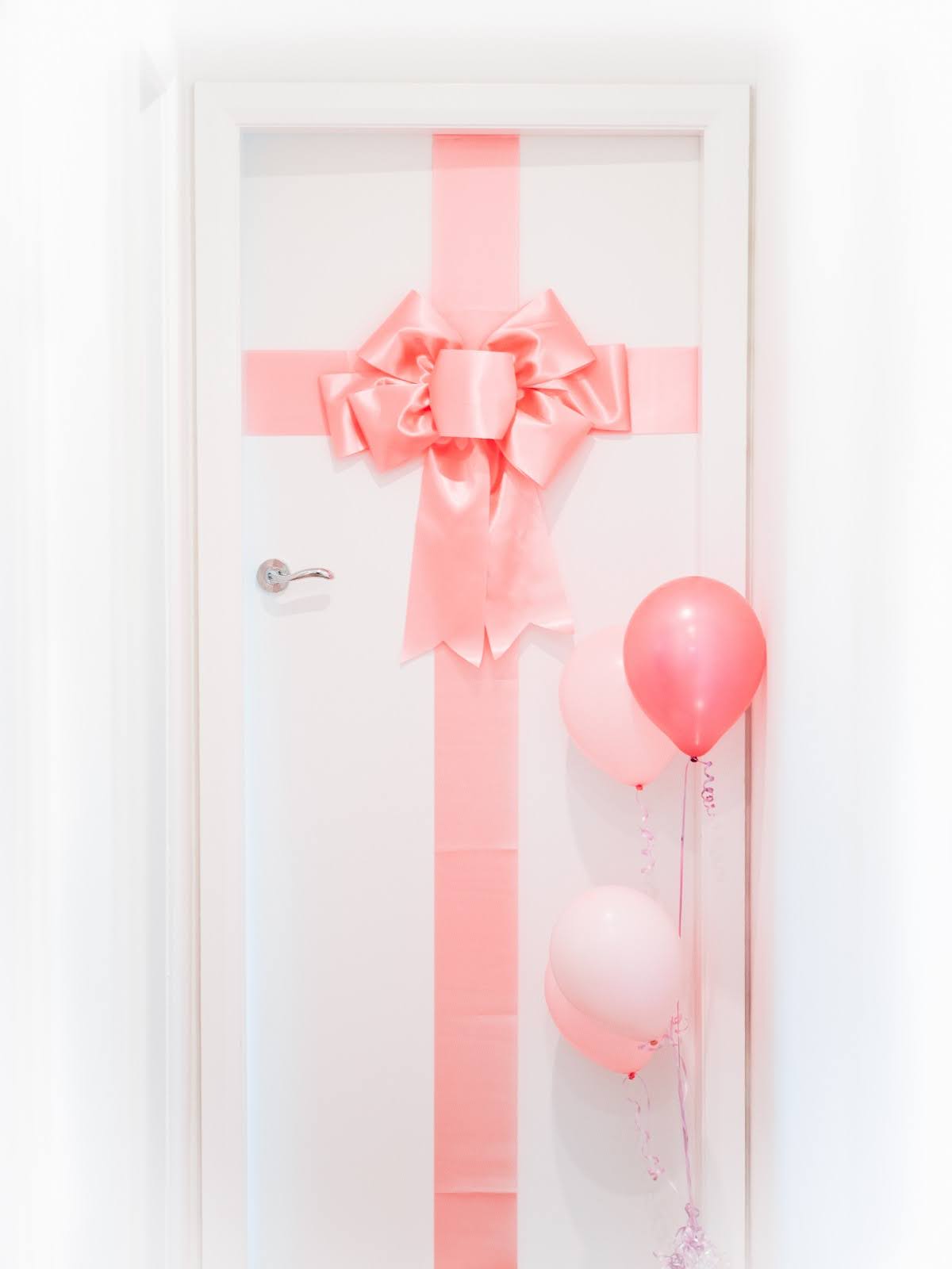 Satin Settlement Door Bow- Baby Pink